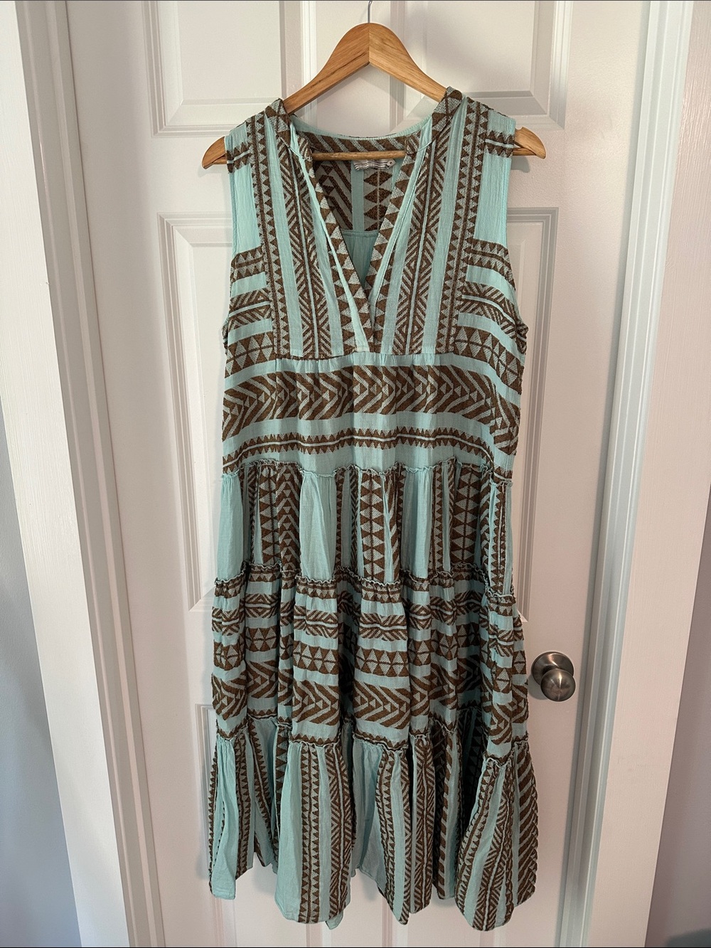 Devotion TWINS Mint and Brown Sleeveless V-Neck Tiered Midi Dress Medium
